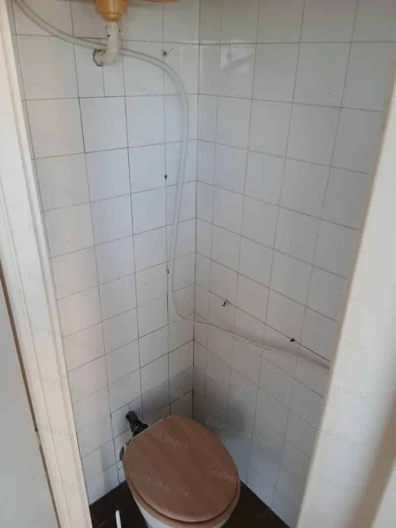Ceglédi 53m2-es Tégla Lakás Eladó - Belvárosi Elhelyezkedés