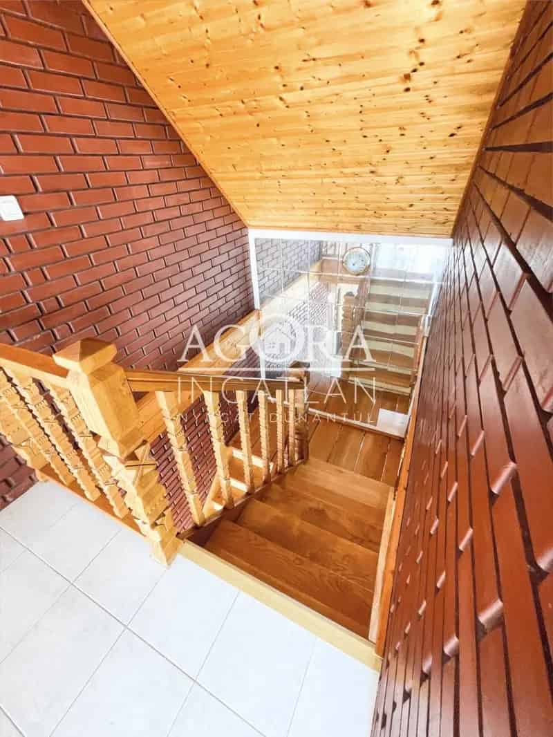 Családi ház és nyaraló Zalakaroson - 6 szoba, medence, infraszauna