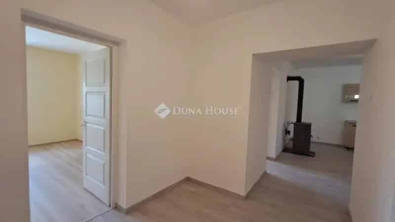 Felújított családi ház Bakonyán 75m2 2297m2 telekkel