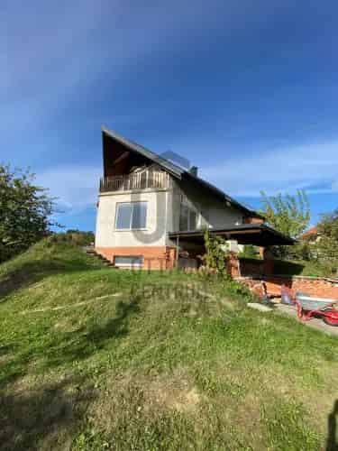 Écsi családi ház eladó 90 nm 2 szoba panorámás kilátással