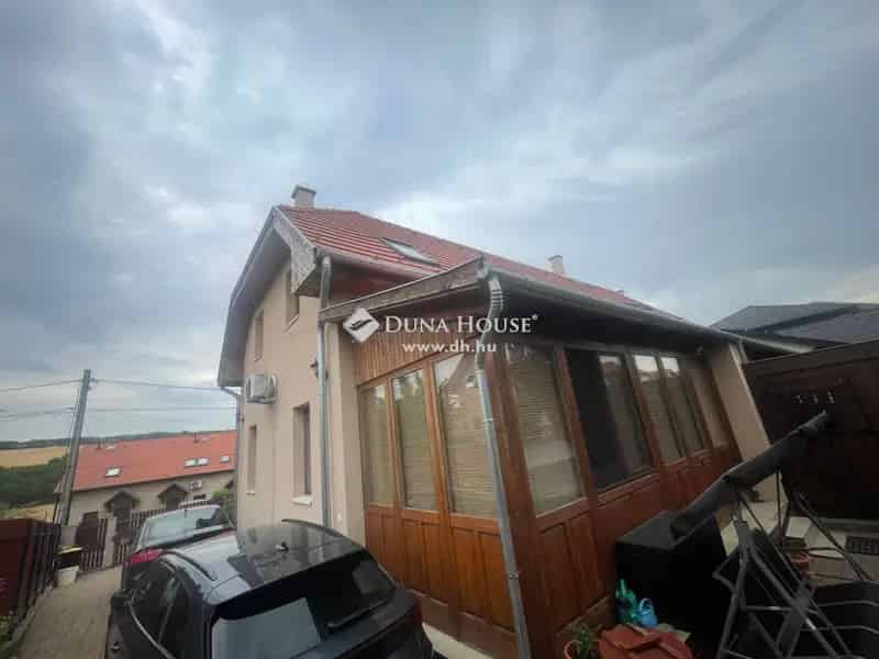 Aszódi panorámás társasházi ház eladó