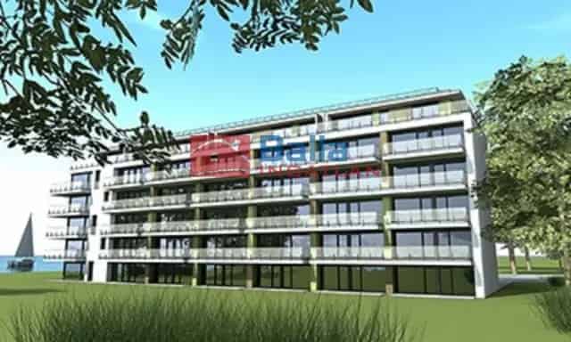 Siófok Ezüstpart 54m2 2 szobás vízparti lakás eladó