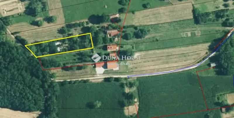 Alsópáhok Bobó Fun Park közelében telek eladó