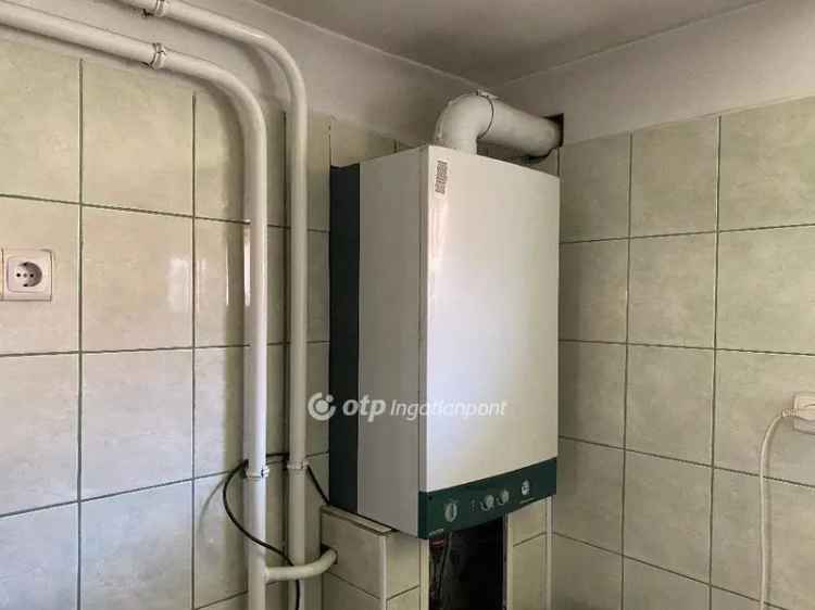 Karcagi 93nm-es 2 Lakásos Vályogház Eladó