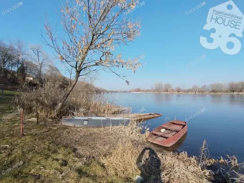 Tiszaalpárti nyaraló eladó Holt-Tisza közelében