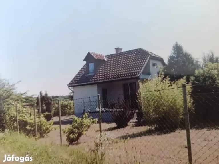 Eladó 50 nm-es ház Debrecenben - Gazdasági épülettel és fúrt kúttal