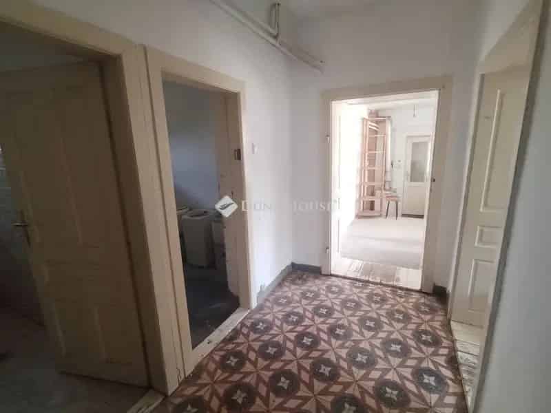 Zákányszéki Kádárkocka eladó - 3 szoba, nagy telek, melléképületek