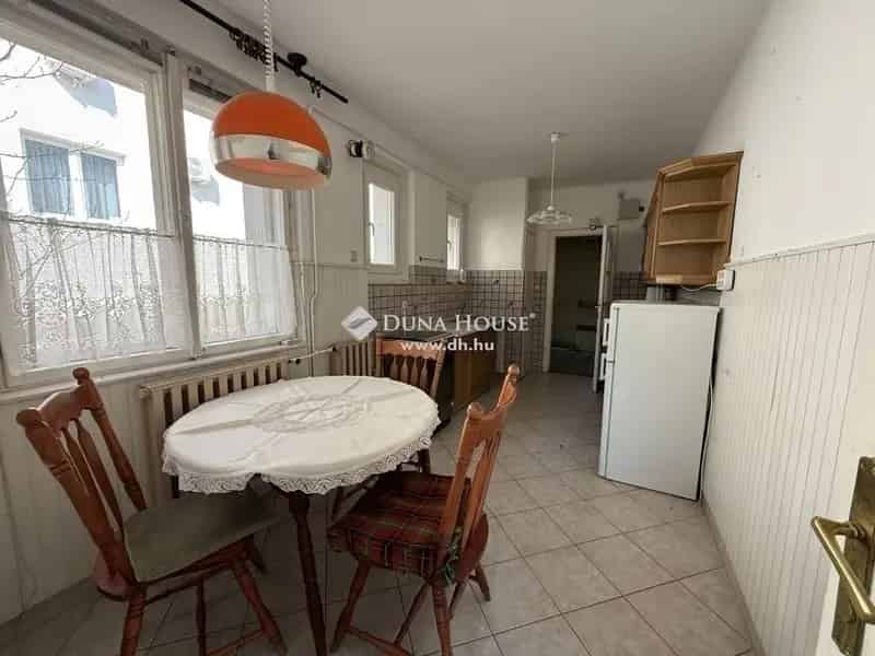 Modern 136 m2-es családi ház garázzsal és terasszal