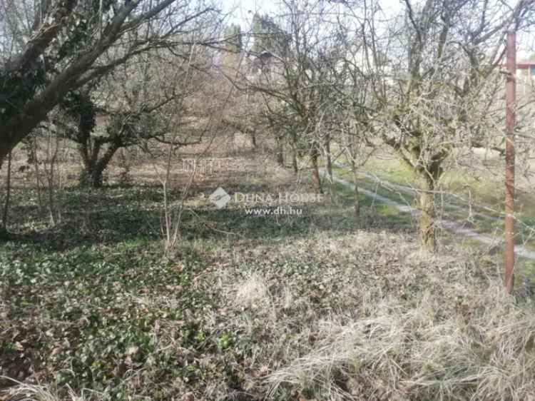 Eladó zártkerti telek Malomvölgyi tó közelében panorámával