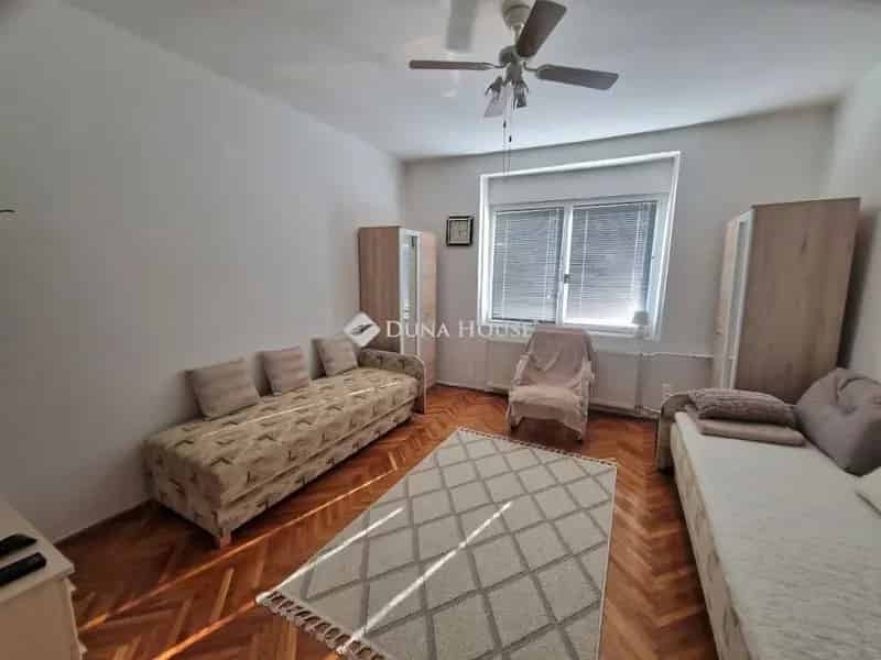 Keszthelyi családi ház apartmannal eladó