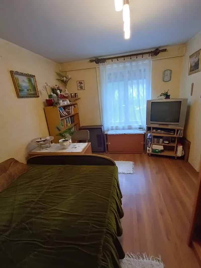 90nm-es 2 5 szobás ikerházfél Székesfehérváron