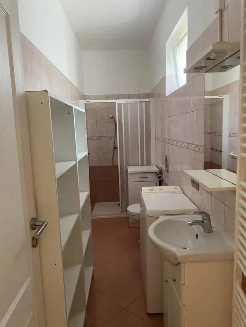 Ház Kiadó , Ajkai járás, Dunántúl