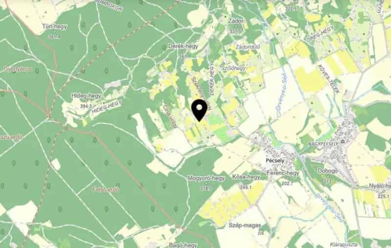 Pécselyi külterületi ingatlan eladó - 3% beépíthetőség, balatoni panoráma