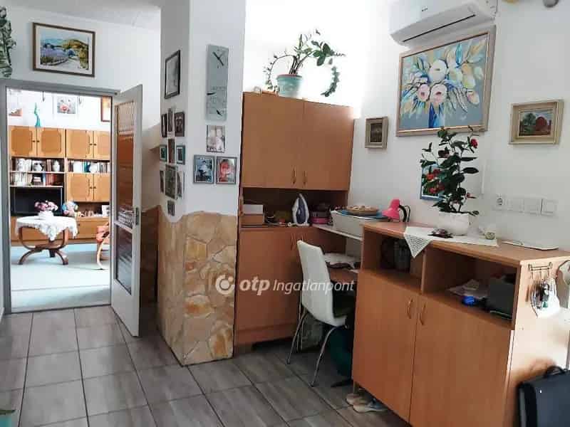 Gyulai 180 nm-es 3 Lakásos Családi Ház Eladó