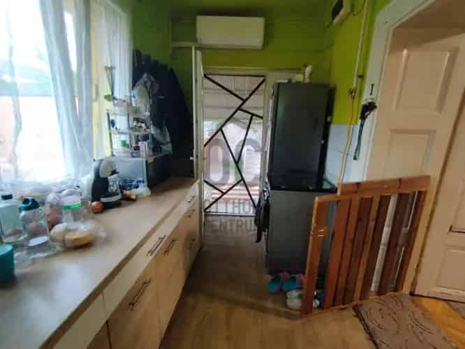 Kecskemét Belvárosi 2 szobás lakás eladó - részben felújított