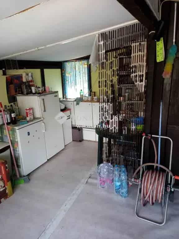 Dunaparti nyaraló nagy telekkel Kulcson