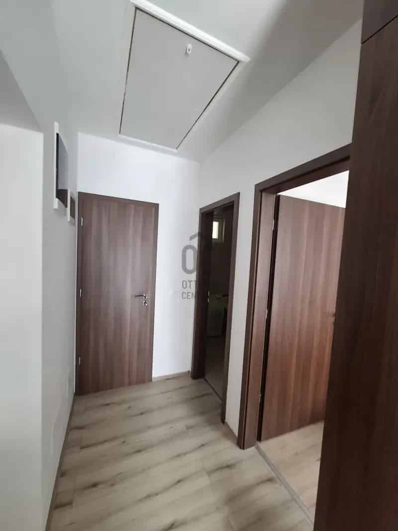 65 nm-es Ikerházfél Albertirsán - 3 félszoba, Terasz, Hőszivattyú