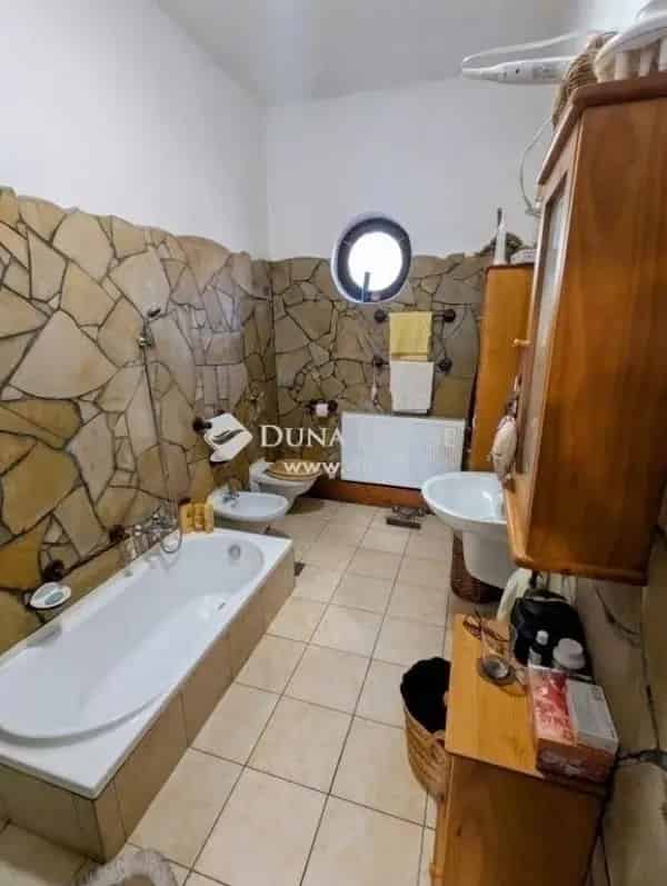 Budafoki családi ház eladó - 6 szoba, nagy telek, üzlethelyiség