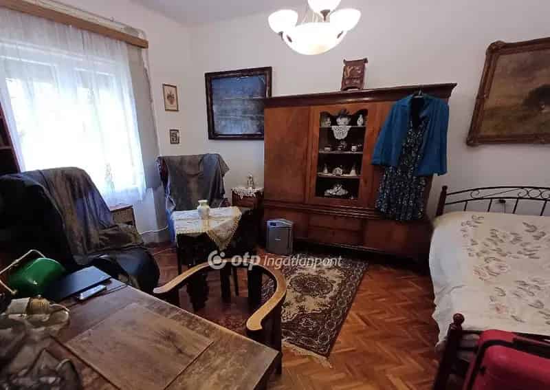 Csongrád Piroskaváros 165m2-es családi ház eladó dupla garázzsal