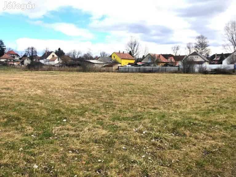 Siófoki építési telek eladó - 698 m2 - Kiliti