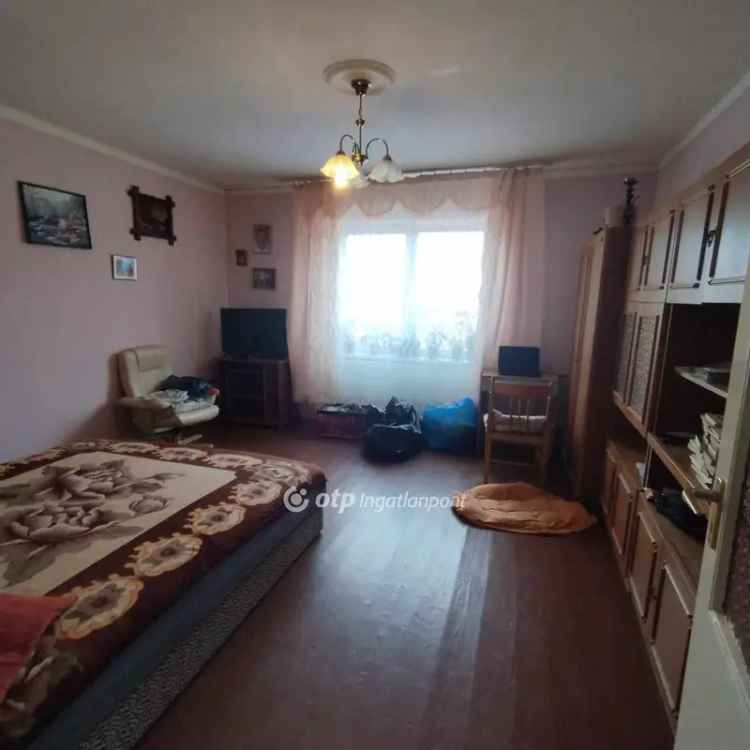 131 nm-es családi ház 1370 nm-es telken állami támogatással