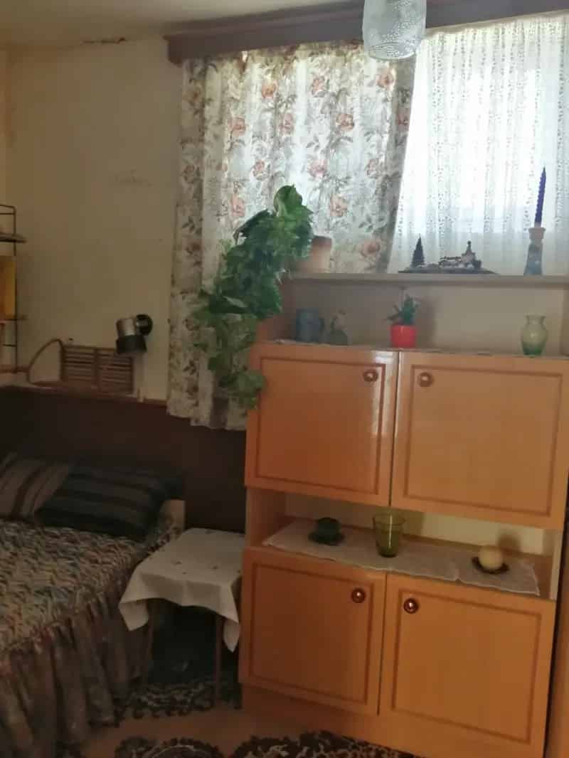 Recski családi ház eladó - felújítandó, berendezve