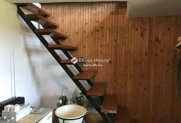 1018 m2-es telek 56 m2-es házzal eladó
