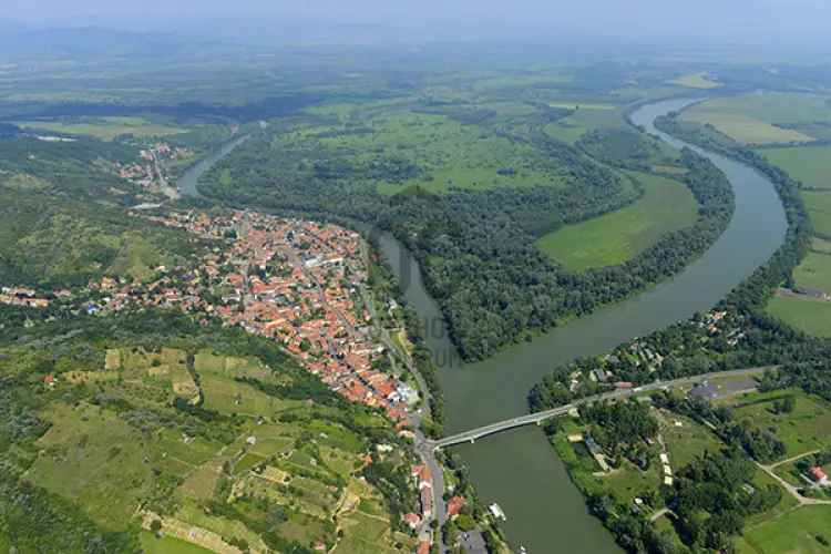 Eladó telek Tokajban gyönyörű panorámás adottságokkal