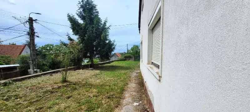 Alsóörsi panorámás családi ház felújítással vagy újjáépítéssel