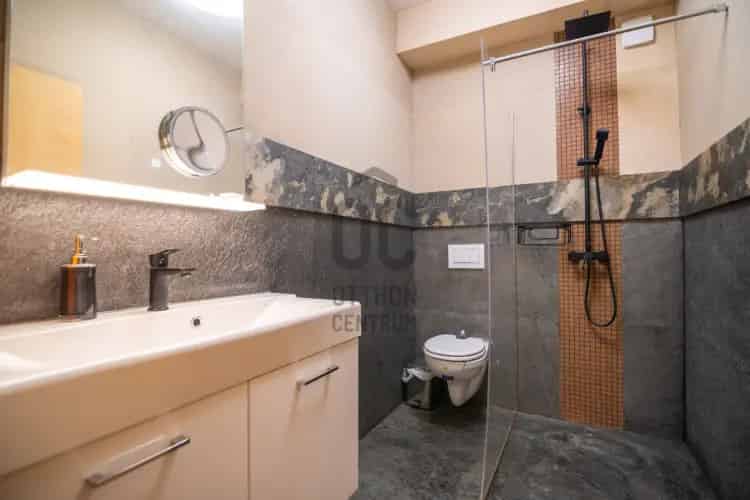 Budapest III kerületi eladó családi ház wellness-szel