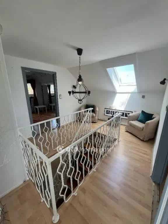 Vízparti Villa Szigethalmon 5 Szobával Wellnesssel