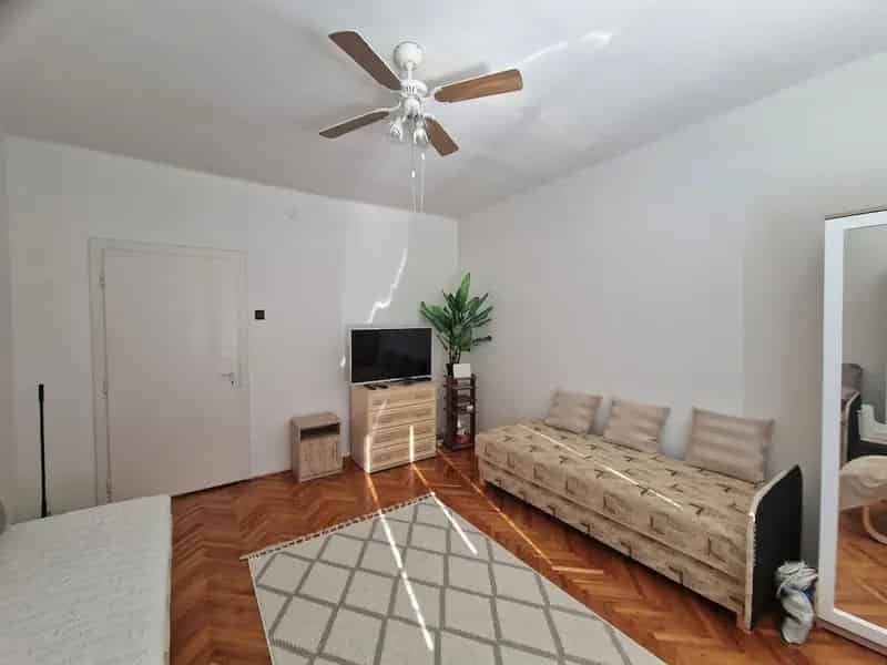 Keszthelyi családi ház apartmannal eladó