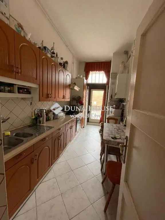 Lakás Eladó , Budapest, Közép-Magyarország