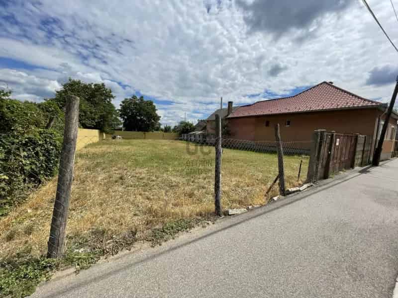Vámospércs 2156 m2-es építési telek eladó