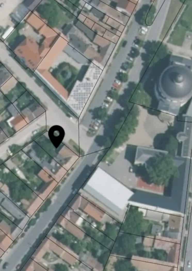 Esztergom 721nm telek 240nm ház - Befektetésnek is ideális