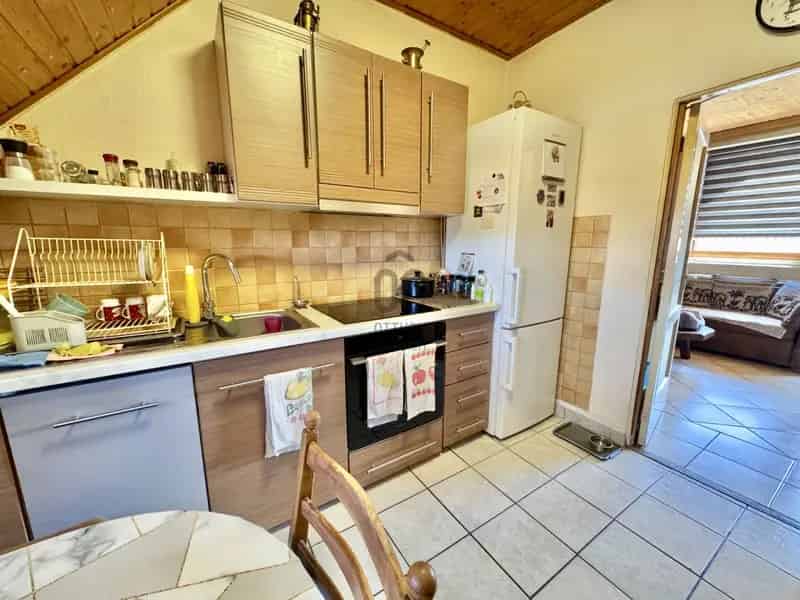 74 2 m2 4 szobás családi ház kerttel és garázzsal