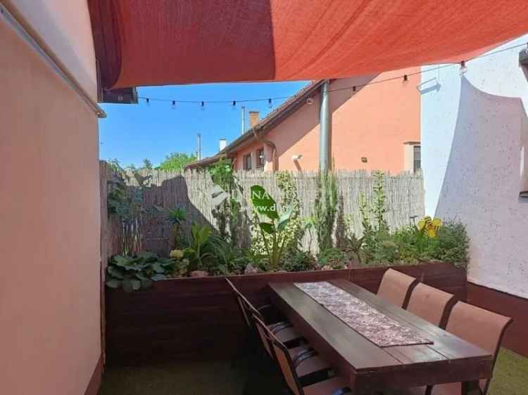 Ebesi családi ház eladó - 4 szoba, 2 fürdő, melléképülettel
