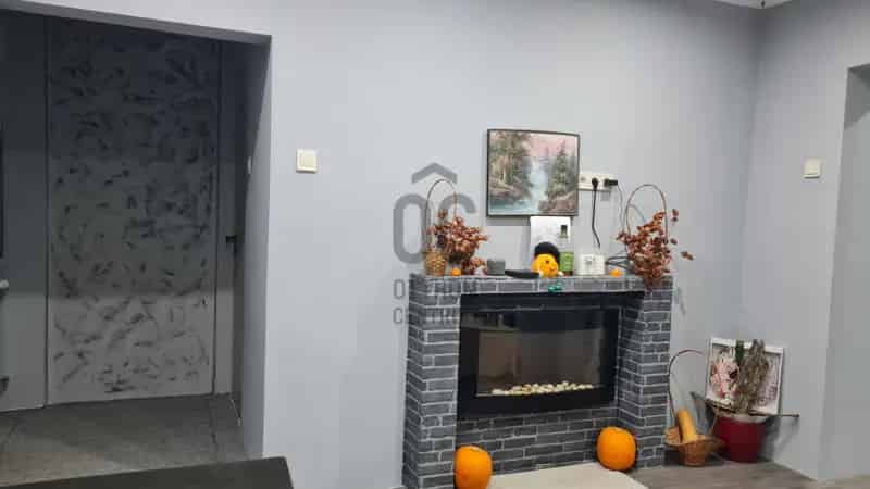 Komlói eladó ikerház - felújított, modern, 1000 m2 telekkel
