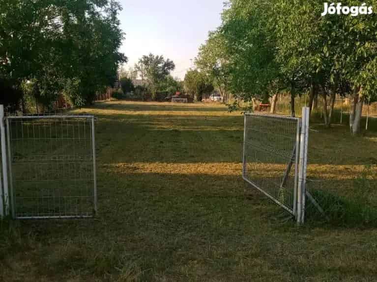 Telek eladó tóparton Tószegen