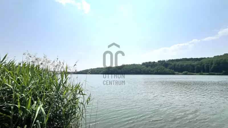 Gersekaráton eladó tóparti telek 960 m2