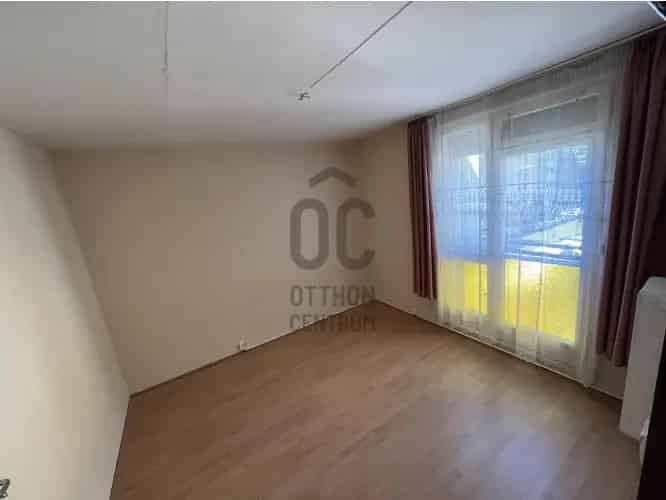 Pécsi eladó panel lakás 52 nm 2 szoba
