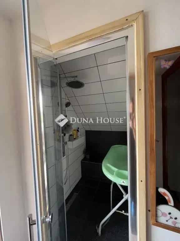 Panorámás Nagymarosi Zártkerti Ingatlan Eladó Vendégházzal