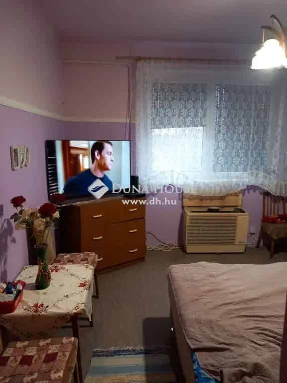 60 nm-es családi ház eladó Nagyhalászban