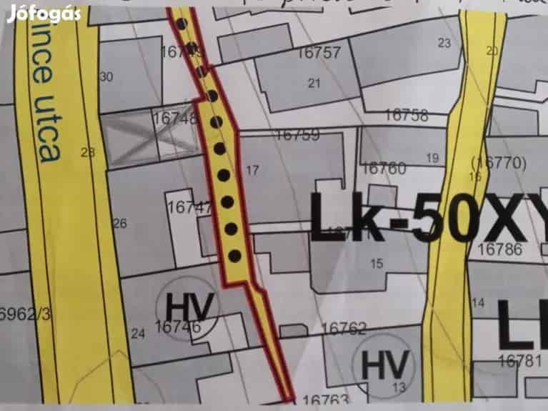 Dupla garázs 91m2-es telken Pécs Tettye-Havihegyen
