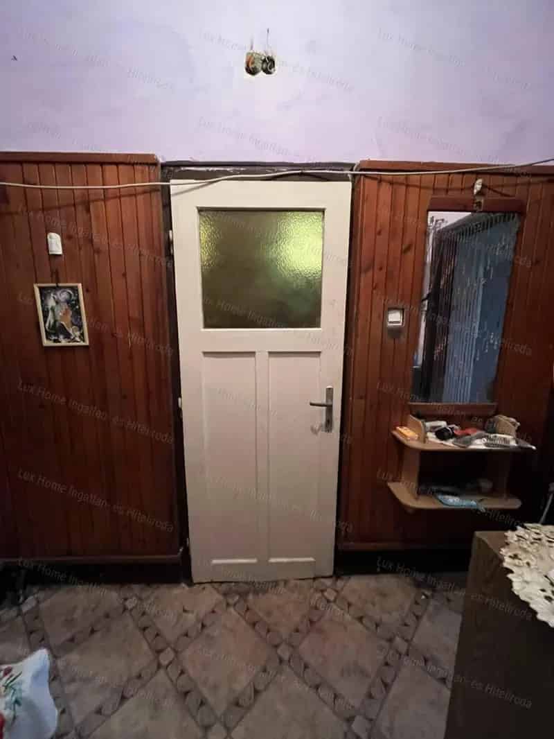Felujitando csaldi haz Oroszlanyban hatalmas telekkel es medencel