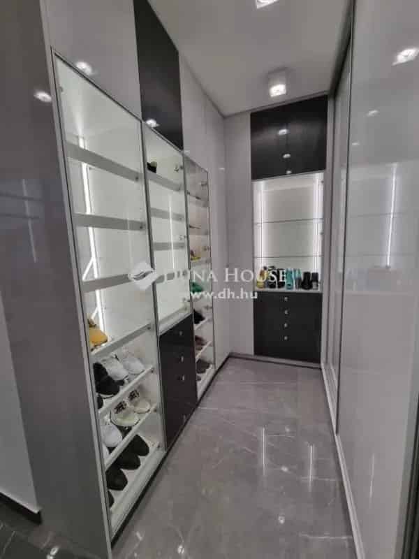 Luxus 5 szobás családi ház Szegeden - Medence Jacuzzi Okosház