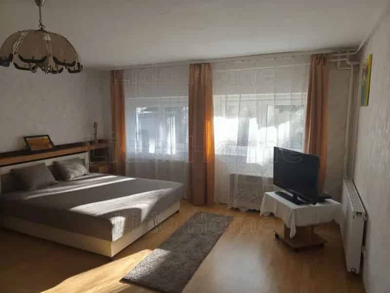 Balatonalmádi Nyaraló Eladó - Strand Közelben - Több Generációnak is Alkalmas