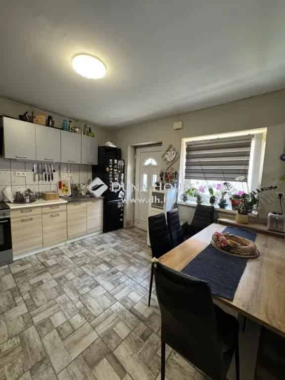 Ház Eladó , Komárom, Dunántúl
