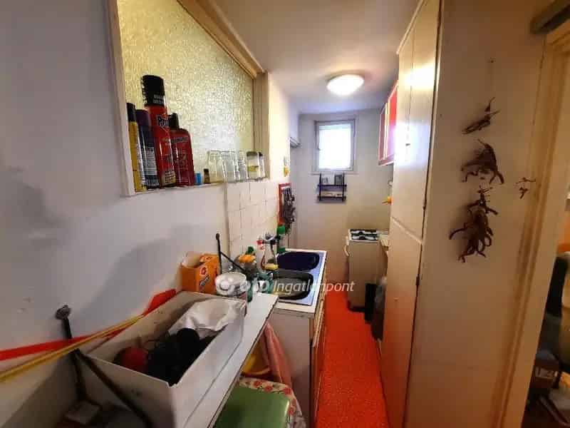 Ceglédi családi ház gazdasági épületekkel eladó