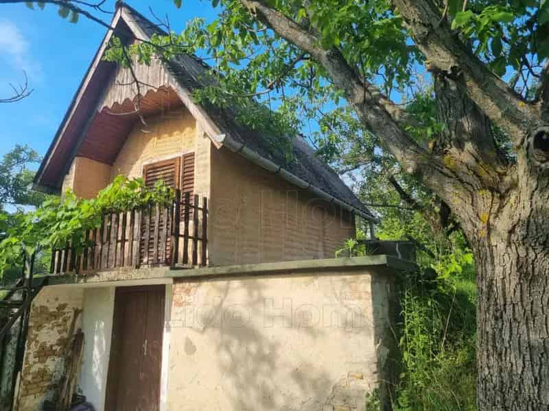 Ságvári présházas zártkert eladó - Balaton közelében